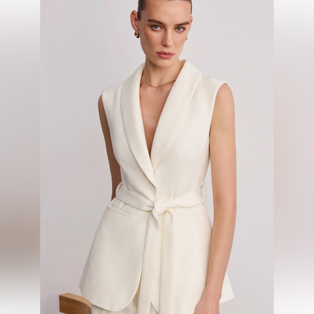 NWT Commense Cream Sleeveless Tie-Waist Vest